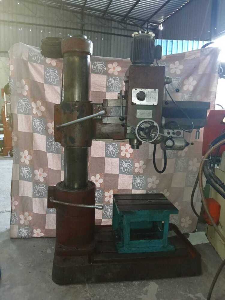 Raidial drill machine