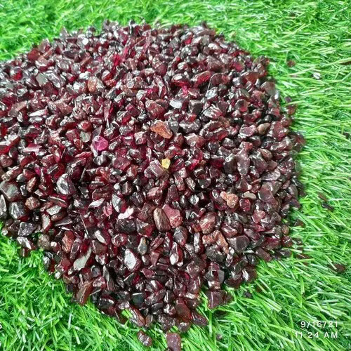Natural Garnet Chips