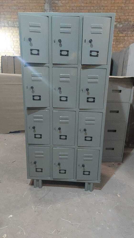 12 doors staff locker