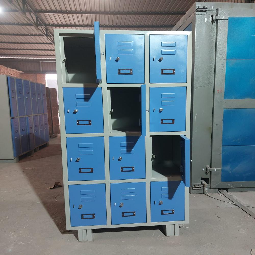 15 doors staff locker