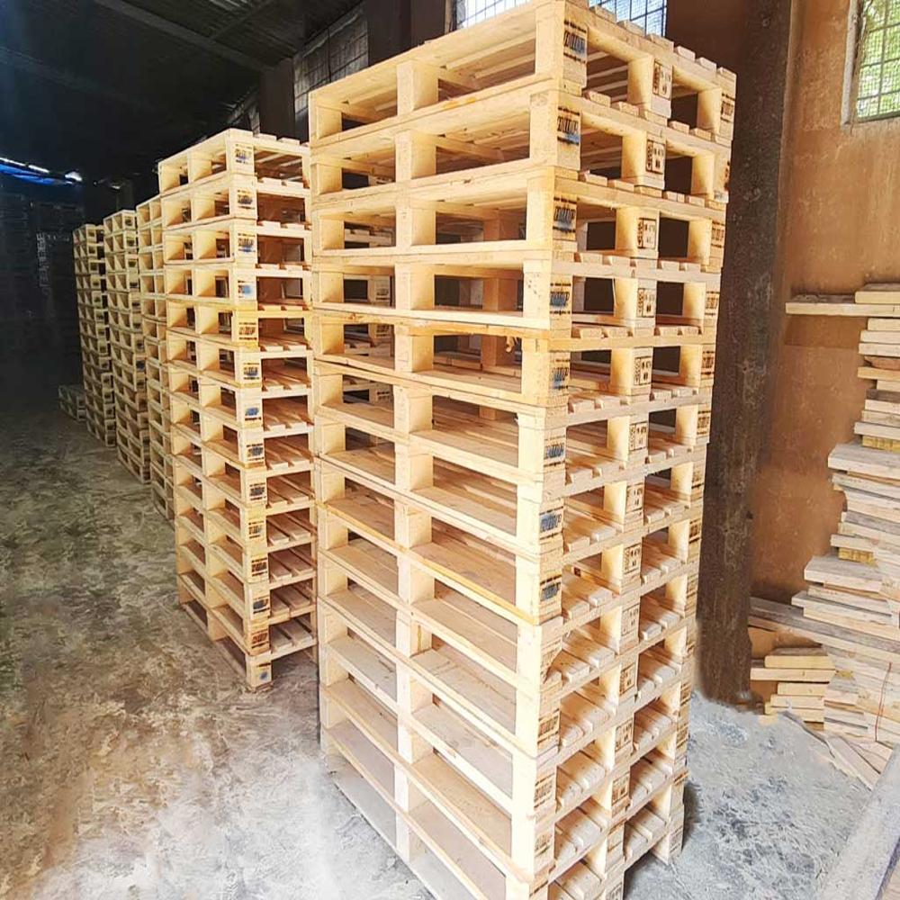 Wooden Pallets - Color: Natural Brown