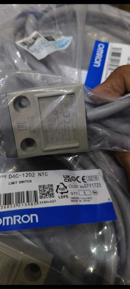 OMRON, LIMIT SWITCH, D4C-1202 NTCD4C-3231 3M WITH LED