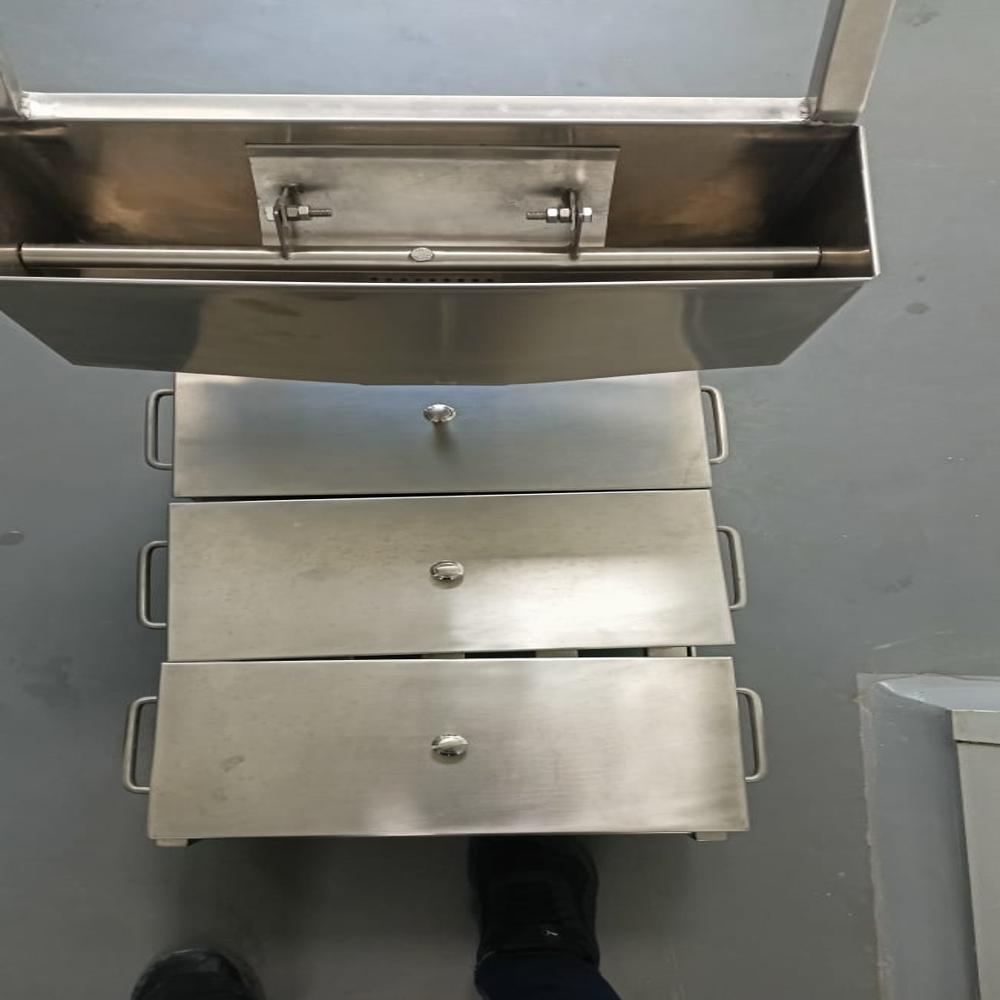 Stainless Steel Mopping Trolley - 25 Liter Capacity, Silver Color | Industrial Usage, 1 Year Warranty For Hospitals