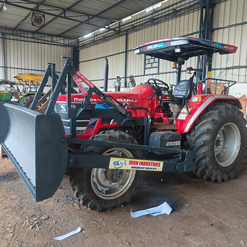 Tractor Grader - Iron Construction Equipment , Diesel Power, Bolt-on & Quick-release Mounting, Semi-automatic Technology, Coated Surface Treatment