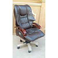 Cozy Leather Boss Chair