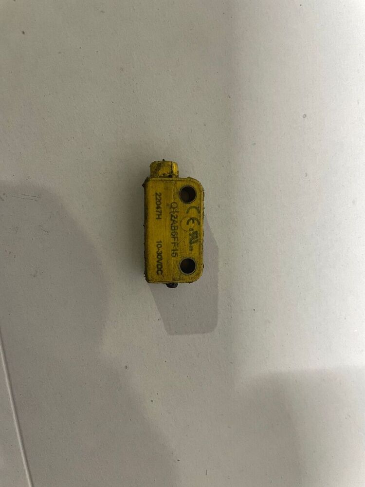 Q12AB6FF15 Banner Sensor