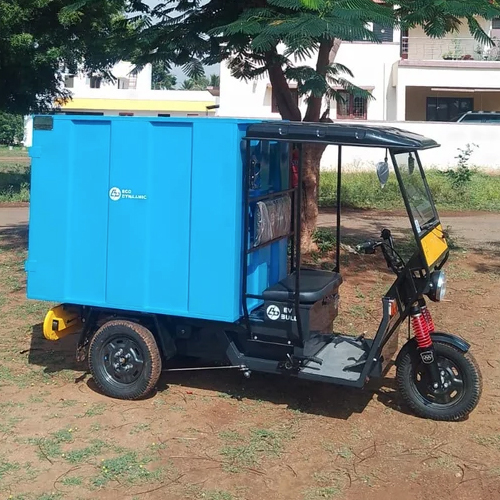 Battery Operated Rickshaw Loader - Battery Life: 5-6 Hours