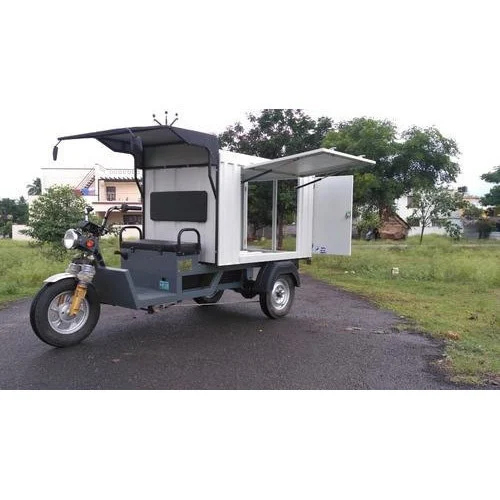 Loader Closed Cabin - Battery Life: 5-6 Hours