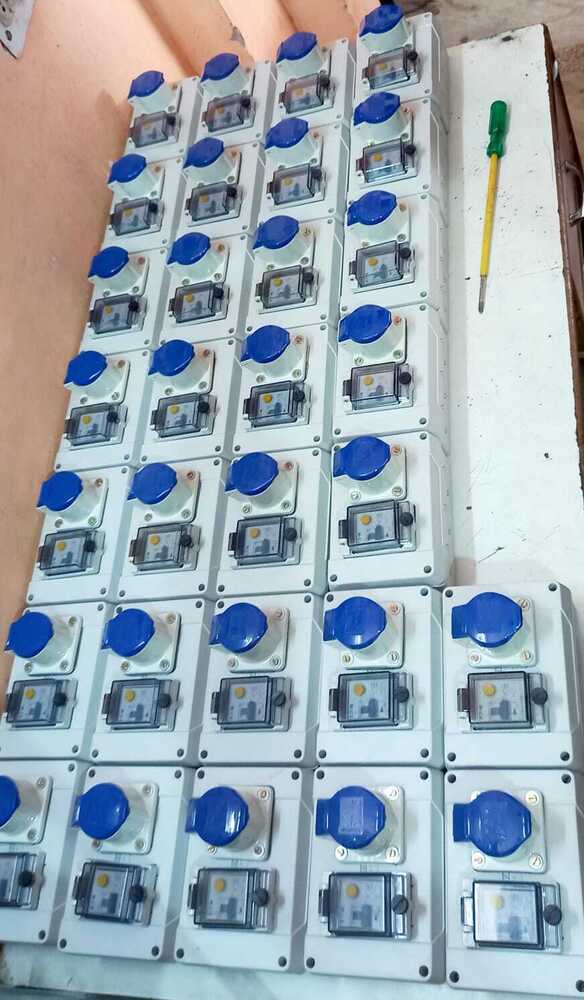 Industrial Plug Socket Db Ip65/66/67 With Rcbo - Base Material: Pvc