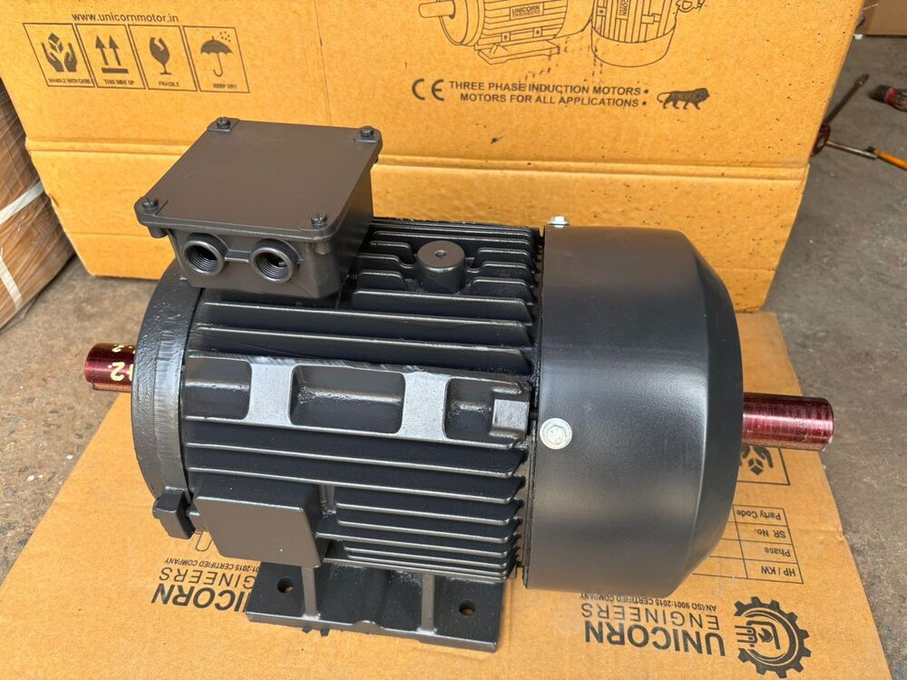 Three Phase Motor Double Shaft - Color: Black