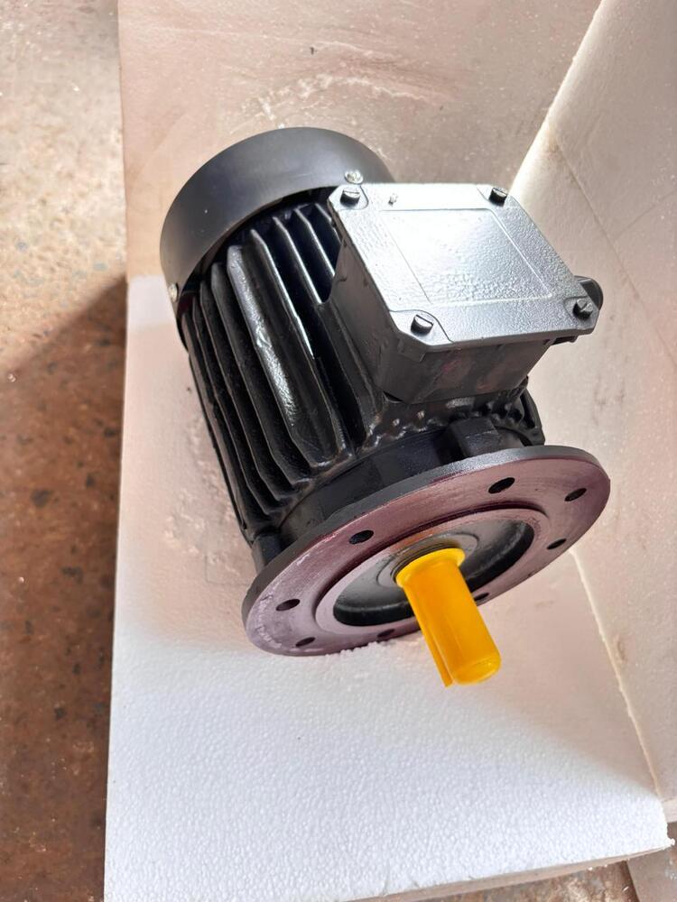 Ac Motor Flange Mounted - Color: Black