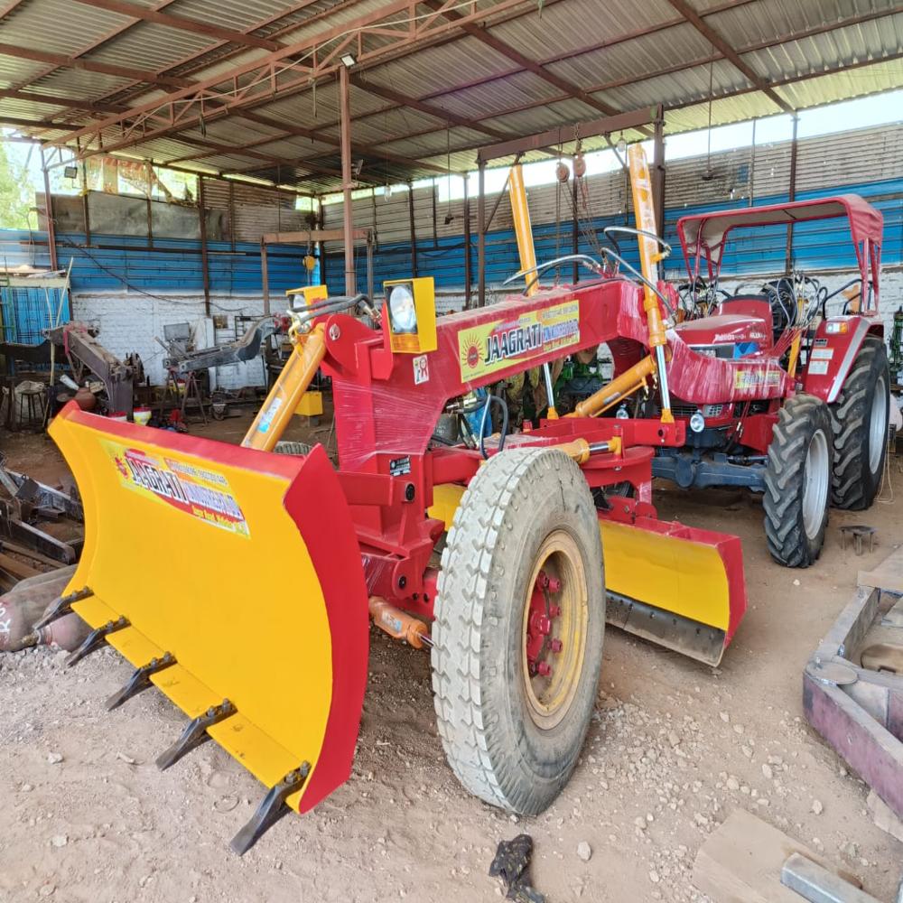 Agriculture Tractor Grader - Color: Red