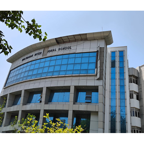 Structure Glazing Work - Light Transmittance %: 98