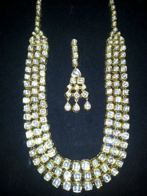 नेकलेस पोल्की सेट