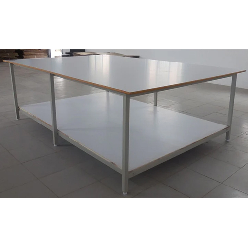 Cloth Cutting Table
