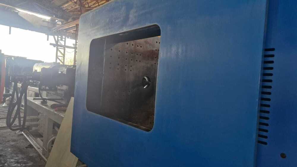 Plastic Injection Moulding Machine