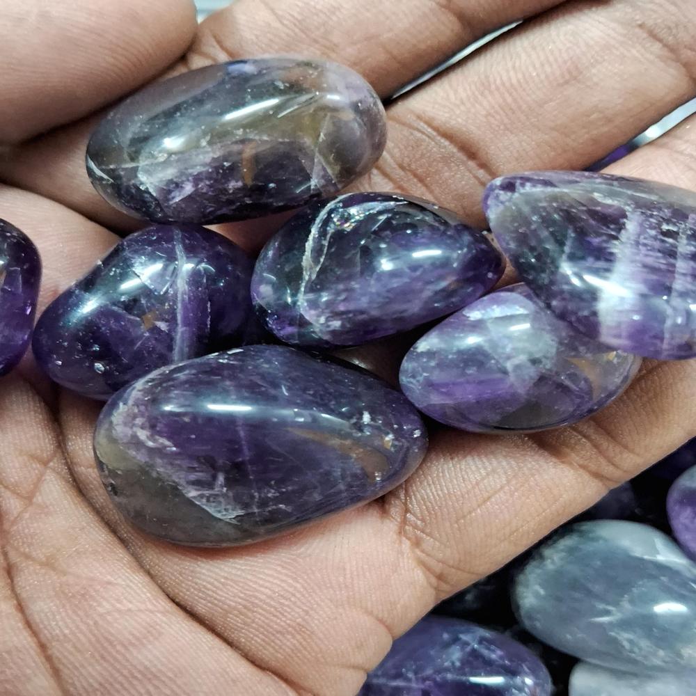 Ametyst Crystal Tumble Stone - Color: Purple