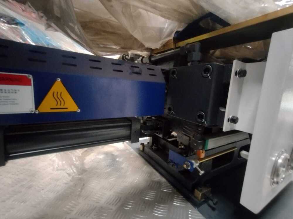 PLASTICK INJECTION MOULDING MACHINE