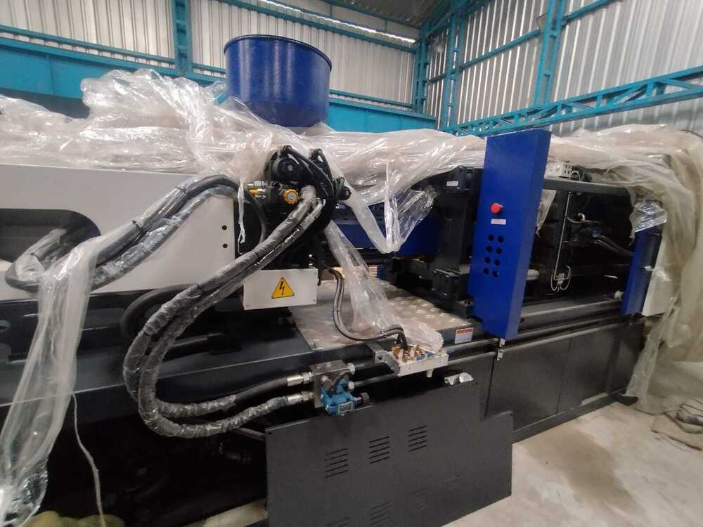 PLASTICK INJECTION MOULDING MACHINE