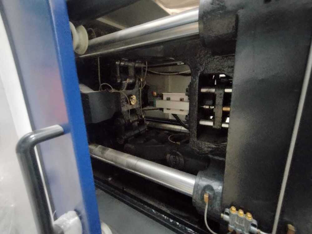 PLASTICK INJECTION MOULDING MACHINE