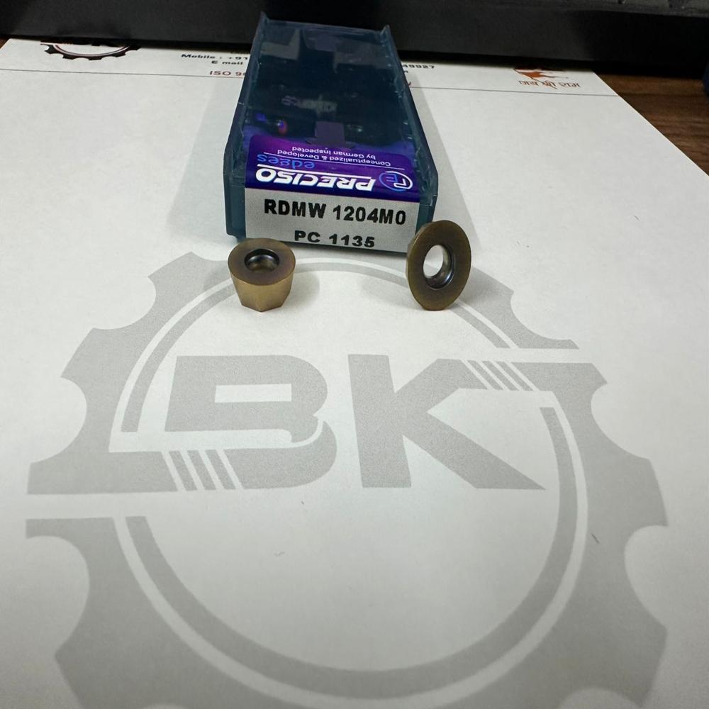 MILLING INSERT
