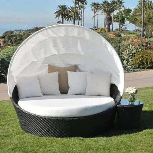 Wicker D Bed