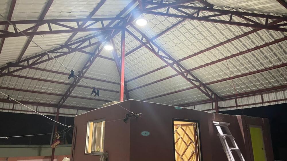 Tin Shed - Material: Steel