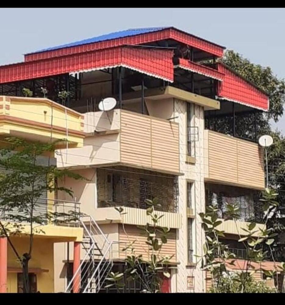 Tin Shed - Material: Steel