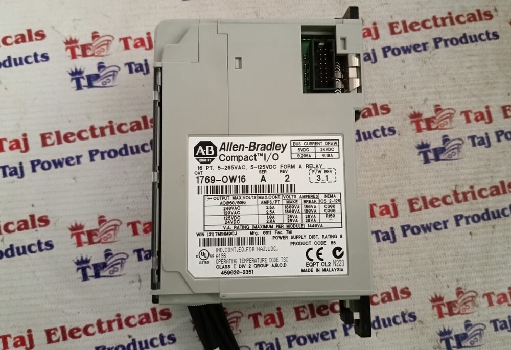 ALLEN BRADLEY 1769-OW16 PLC