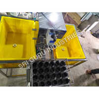 24 Bottle Rinsing With Brushing Machine And Plastic Tray Stroage Tank