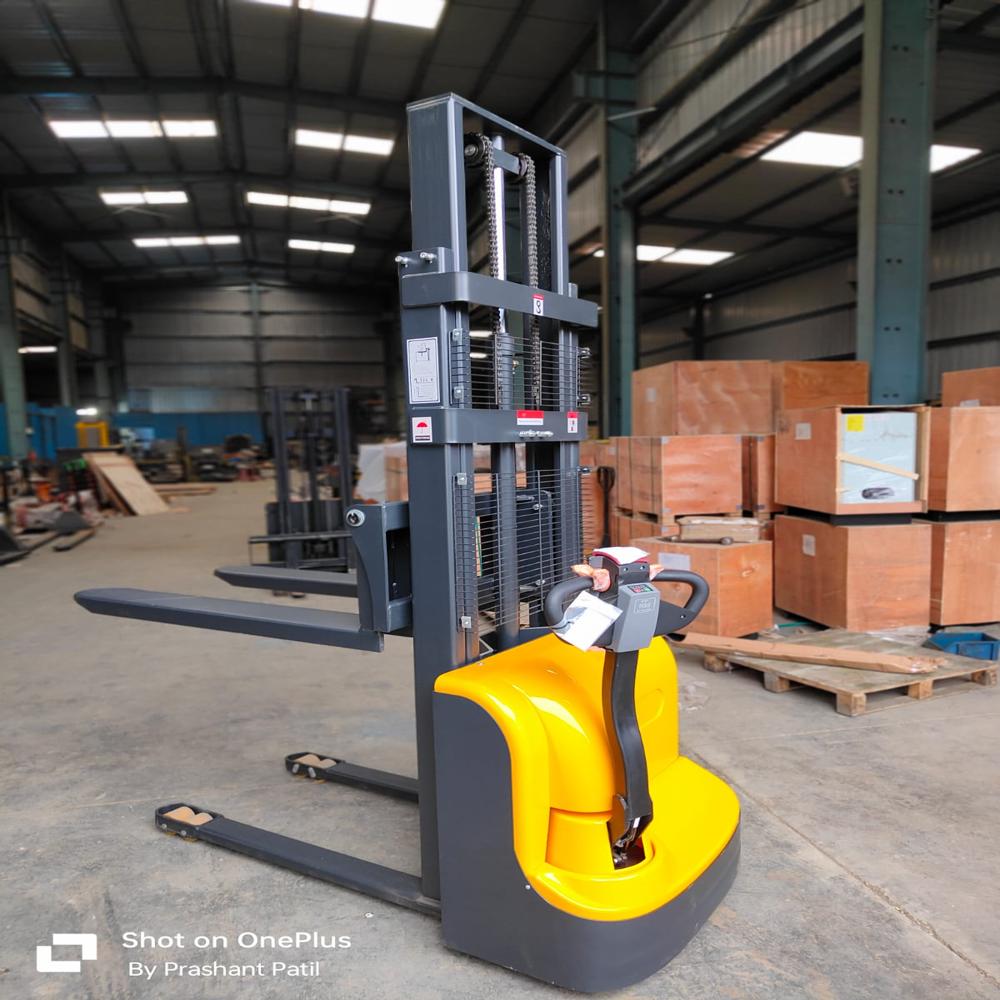 Fully-electric Stacker - Attributes: Easy To Operate