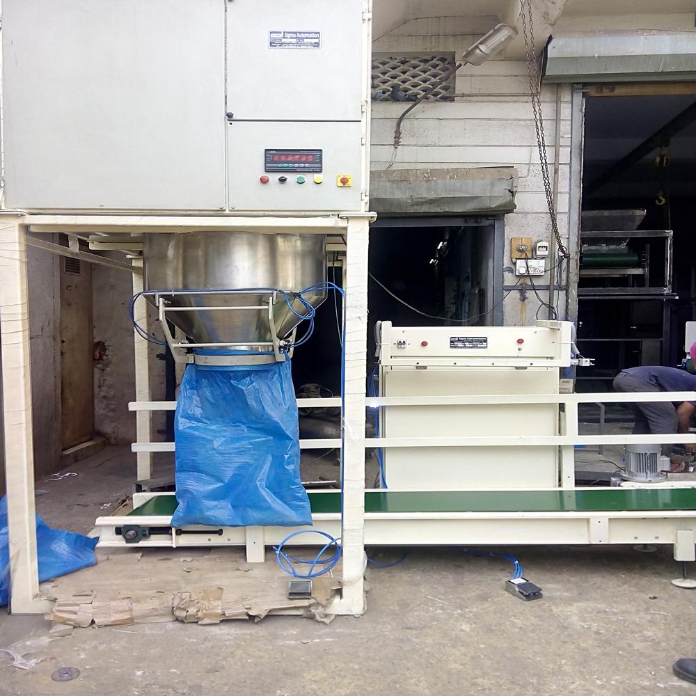 Flour Bag Packing Machine - Automatic Grade: Semi-automatic