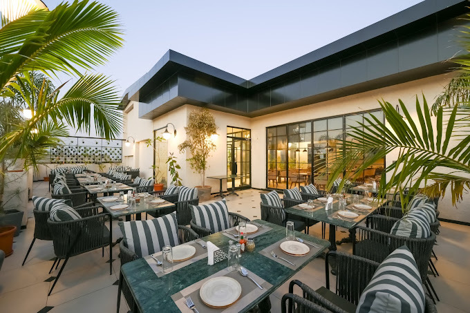 Outdoor Furniture - Color: Grey