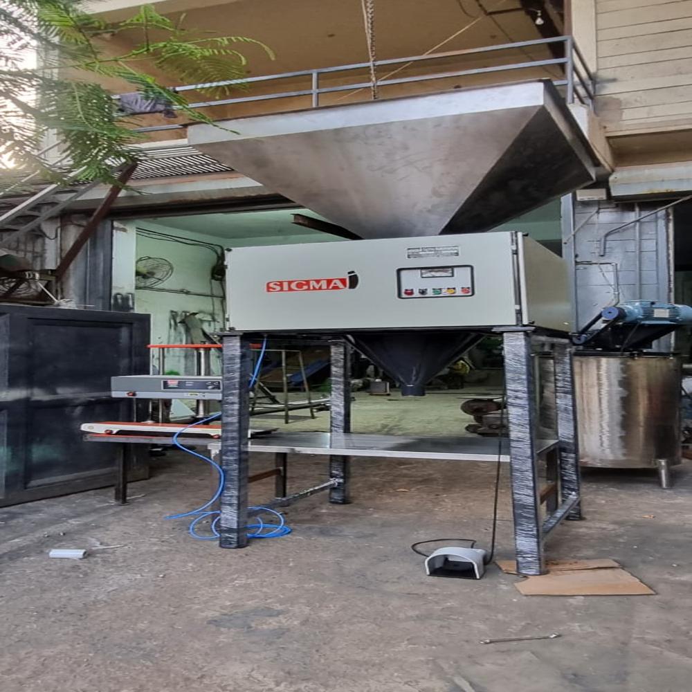 Box Type Bag Filling and Packing Machine