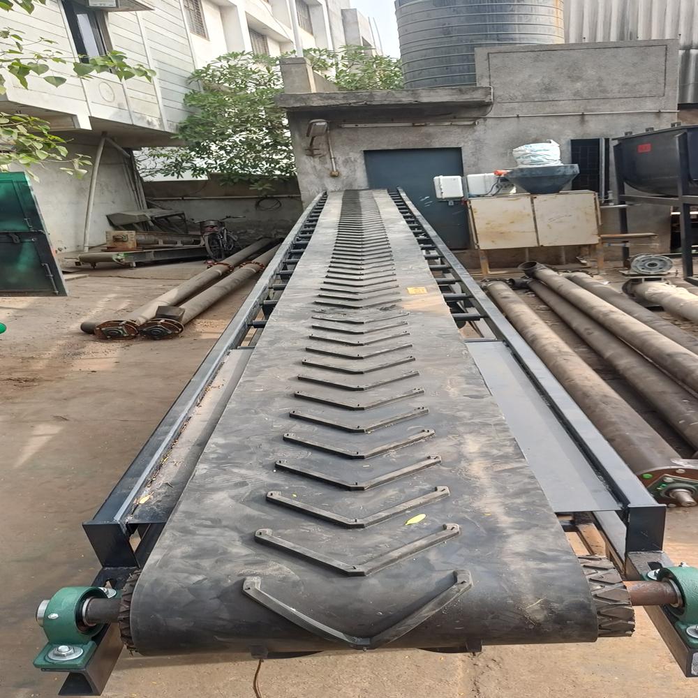 Box Transfer Conveyor Machine - Material: Mild Steel