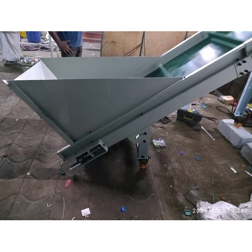 Pouch Take Up Conveyor - Load Capacity: Upto 50 Kg/m  Kilograms (Kg)