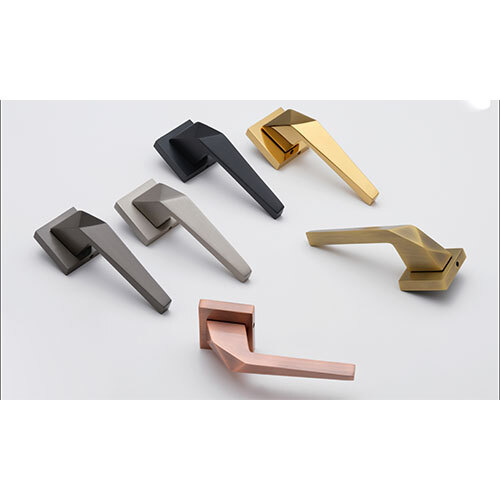 216 Motise Door Handles