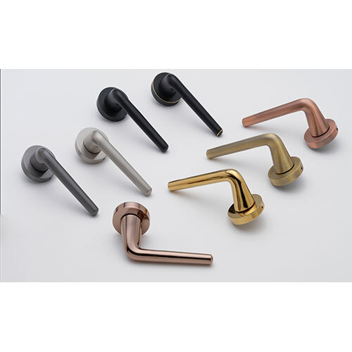 220 Motise Door Handles