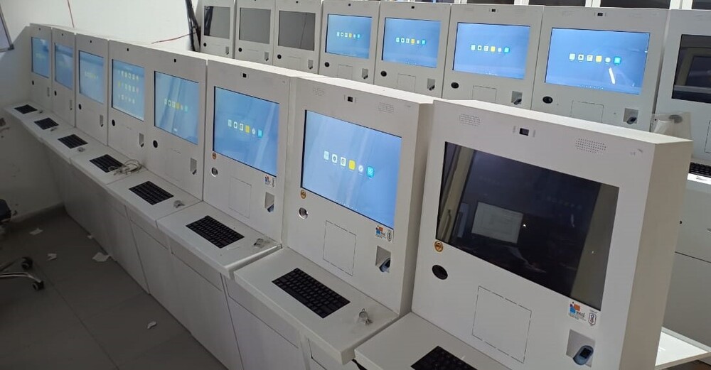 Kisan Khidmat 21.5 Inch Computer Kiosk