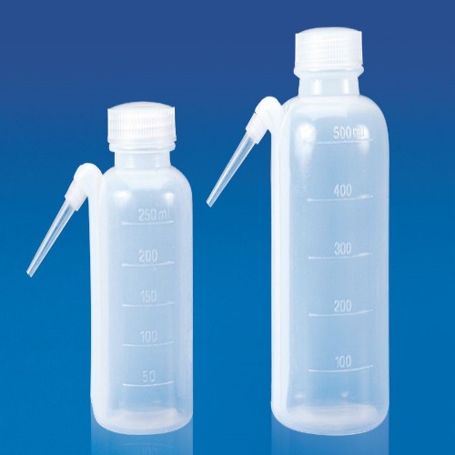 Wash Bottles - Plastic Material, 250 Ml, 500 Ml, 1000 Ml Sizes - Silver Color, Lightweight At 37 Grams, Designed For Industrial Use