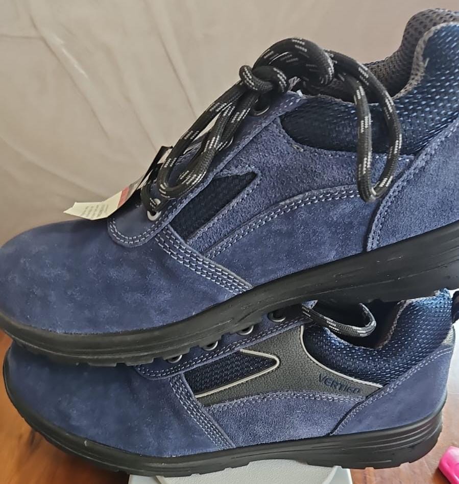 Low Ankle High Quality saued Leather SRC Slip Resistant double density  Steel toeLeather safety shoe