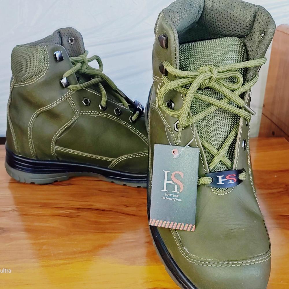 High Quality Crazy Green Leather Double Density Polyurethane, Oil & FuelResistant, Anti-static Safety shoe HS-2728