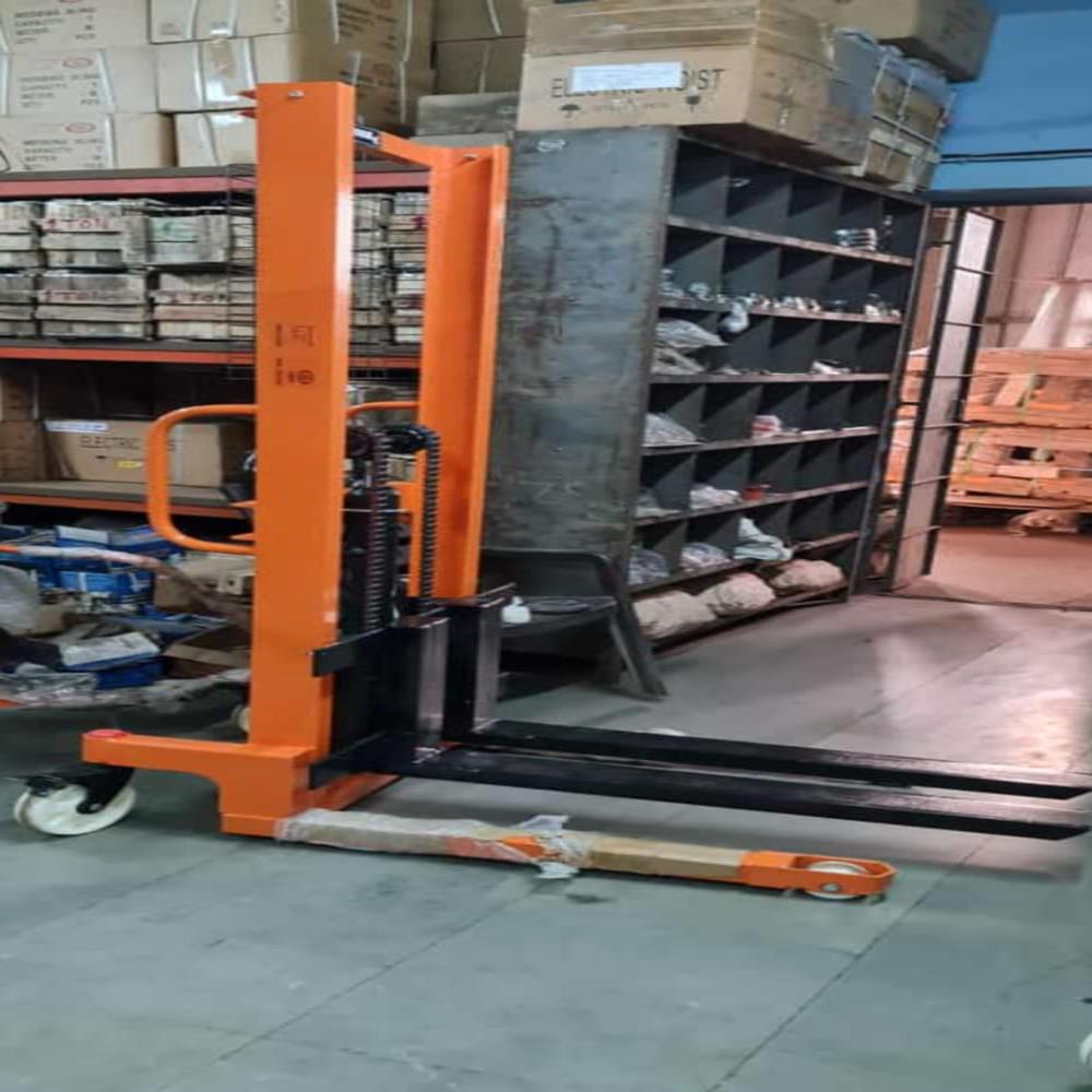 MANUAL HYDRAULIC STACKER