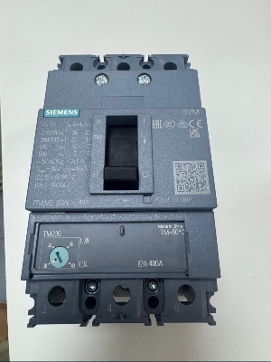 moulded case circuit breaker