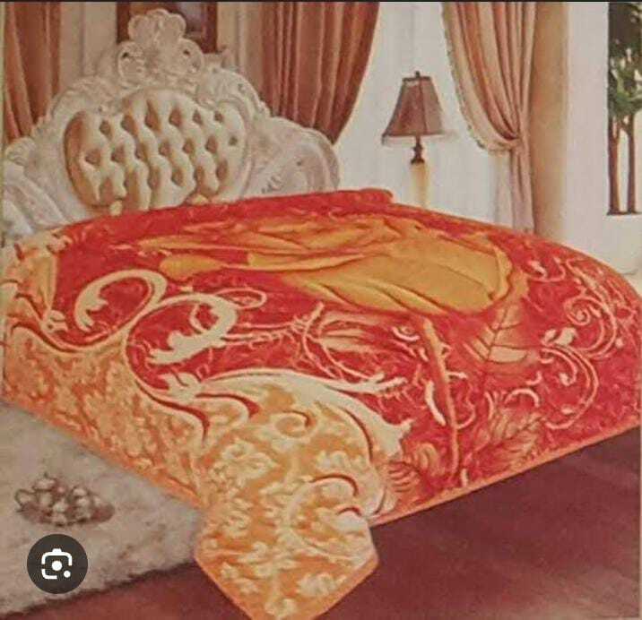 SIGNATURE ( HILTON  SINGLE BED QUILT )
