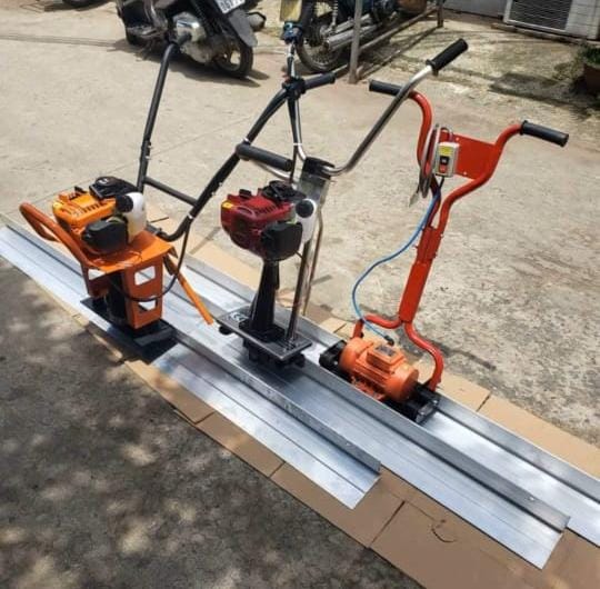 Screed Vibrator - Color: Orange