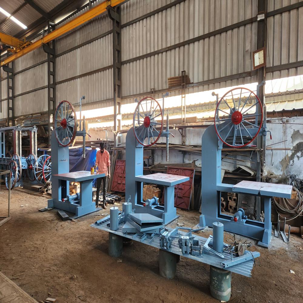 Power Vertical Wood Cutting Bandsaw Machine With 12 Inch Cutting Height