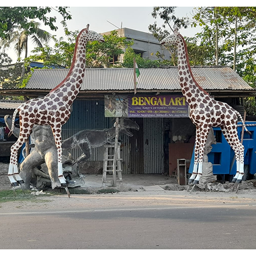 Giraff Statue - Color: Multicolor