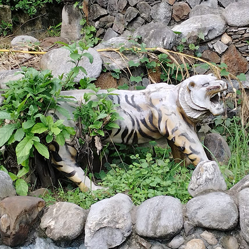 Tiger Statue - Color: Brown