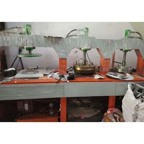 Thrible Die Hydraulic Paper Plate Making Machine - Capacity: 1-5 Ton